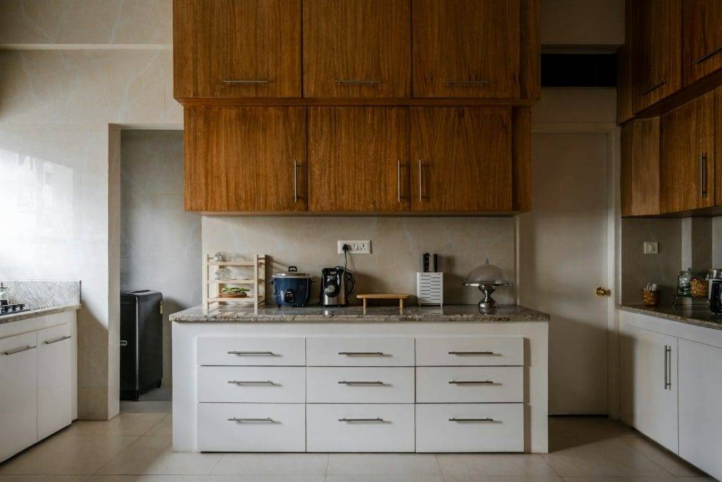 under cabinet lighting